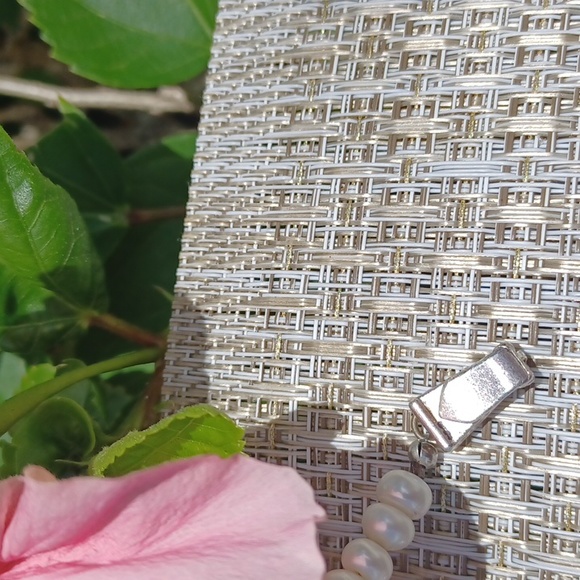 NWOT.Beautiful amethyst  and fresh water pearl necklace - Picture 6 of 9